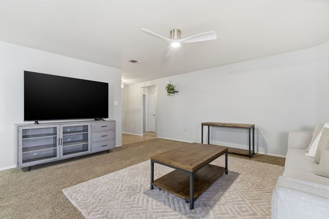 2011 Pine Knot Drive, Heartland, TX 75126