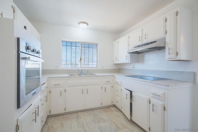 6837 Forum St, San Diego, CA 92111
