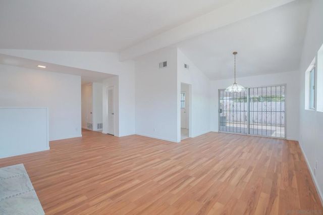 6837 Forum St, San Diego, CA 92111