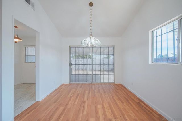 6837 Forum St, San Diego, CA 92111