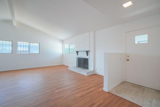 6837 Forum St, San Diego, CA 92111