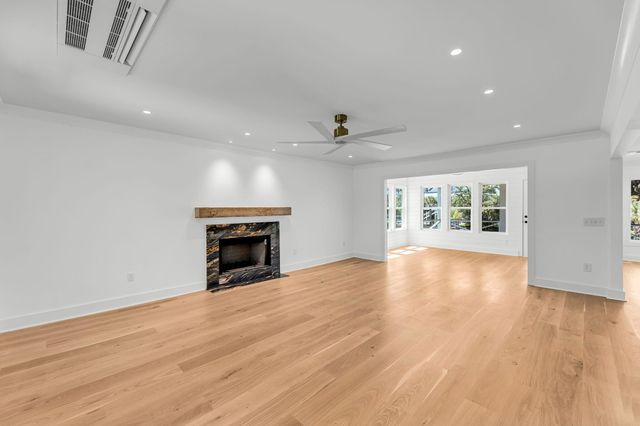 559 Schooner Road, Charleston, SC 29412