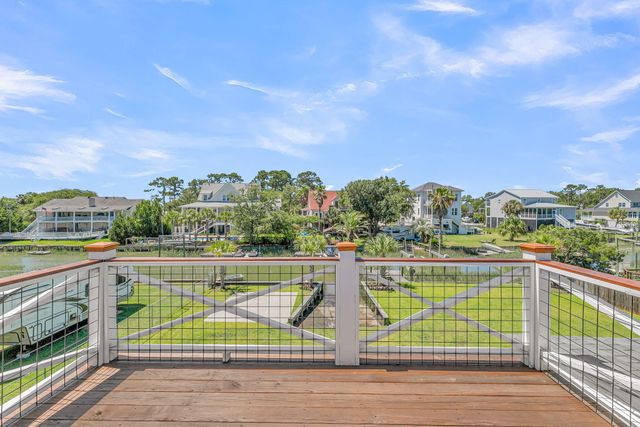 559 Schooner Road, Charleston, SC 29412