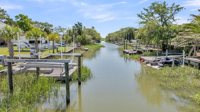 559 Schooner Road, Charleston, SC 29412