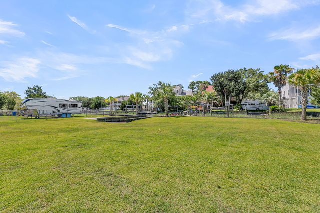 559 Schooner Road, Charleston, SC 29412