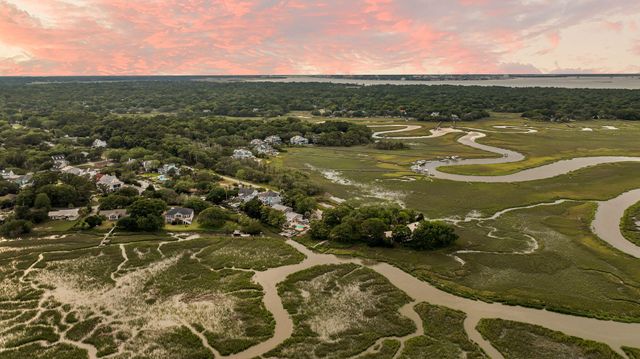 559 Schooner Road, Charleston, SC 29412