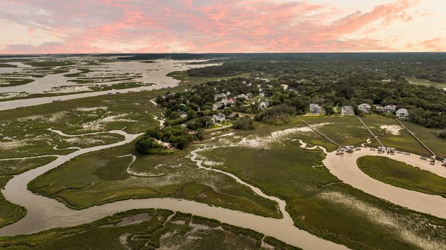 559 Schooner Road, Charleston, SC 29412
