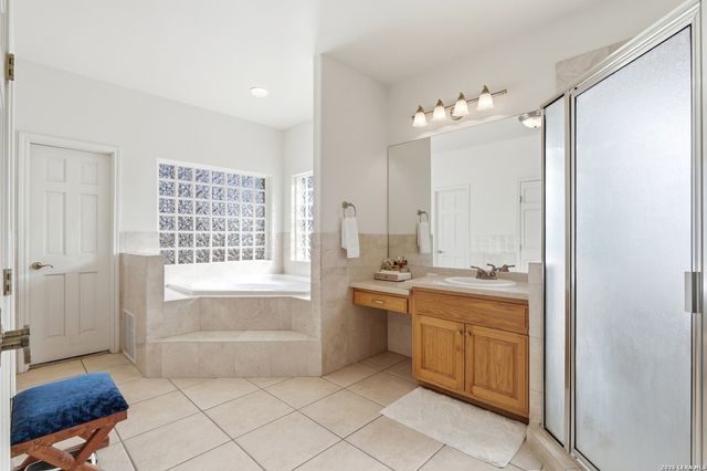 228 county road 6864, Natalia, TX 78059