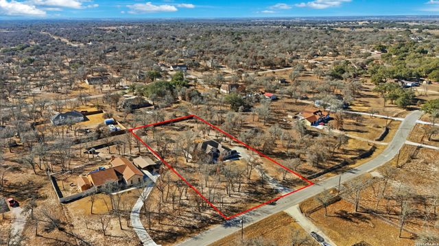 228 county road 6864, Natalia, TX 78059