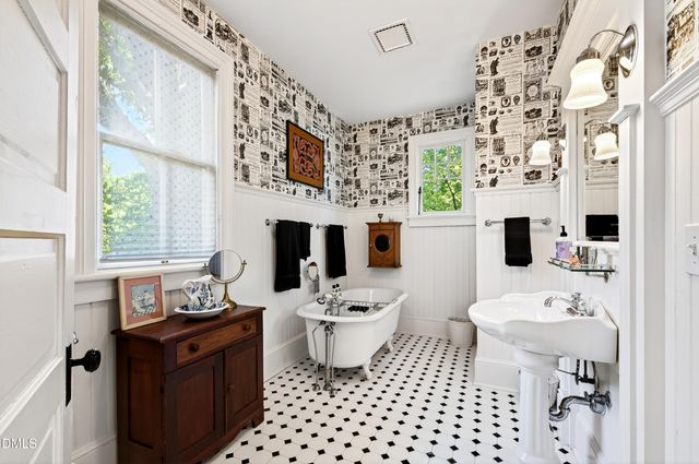 124 N Bloodworth Street, Raleigh, NC 27601