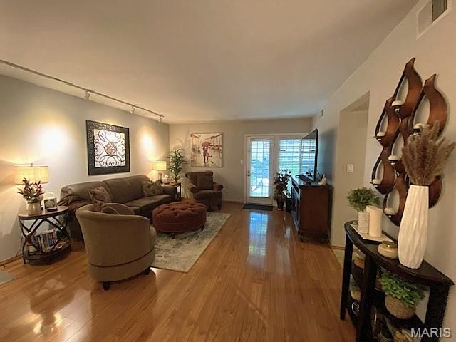 1324 Holgate Drive G2, Ballwin, MO 63021
