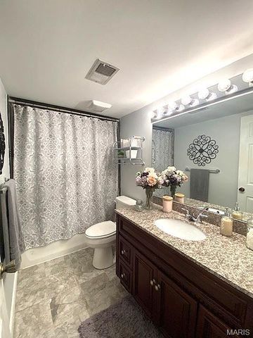 1324 Holgate Drive G2, Ballwin, MO 63021
