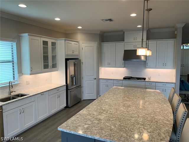 9408 Rapallo ST, Naples, FL 34119