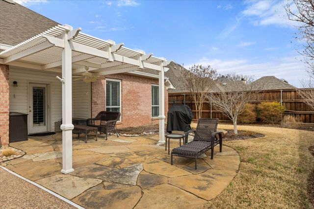 1116 Carousel Drive, Bedford, TX 76021