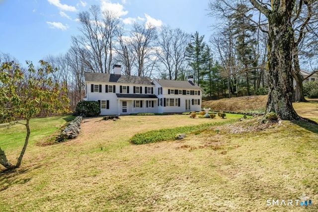 25 Taunton Lane, Newtown, CT 06470