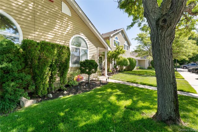 59 Eric Drive, Middle Island, NY 11953