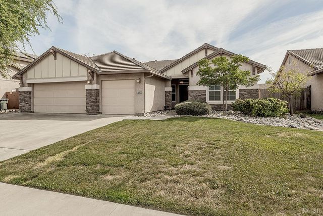 1847 W Heather Lane, Hanford, CA 93230