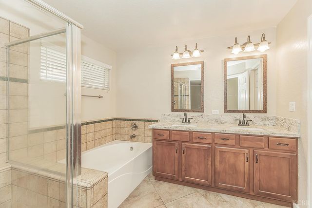 1847 W Heather Lane, Hanford, CA 93230