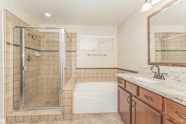 1847 W Heather Lane, Hanford, CA 93230