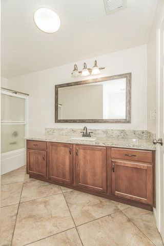 1847 W Heather Lane, Hanford, CA 93230