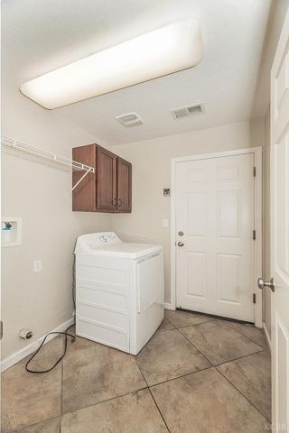 1847 W Heather Lane, Hanford, CA 93230