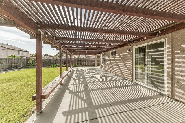 1847 W Heather Lane, Hanford, CA 93230