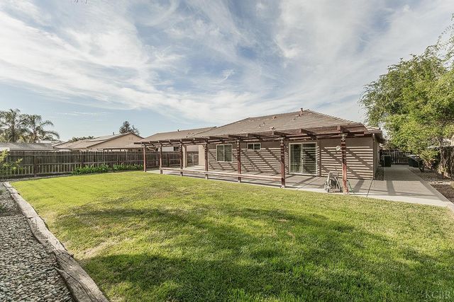 1847 W Heather Lane, Hanford, CA 93230