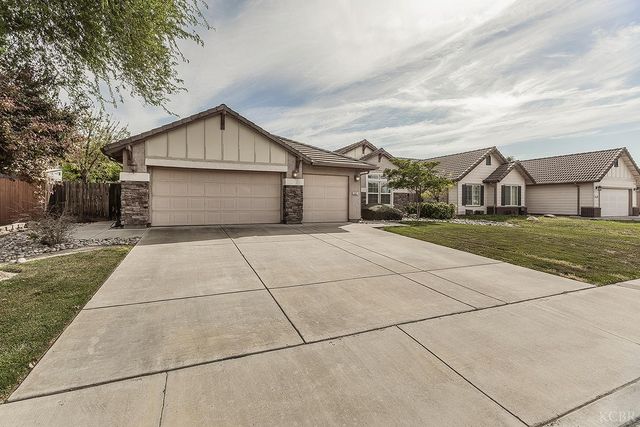 1847 W Heather Lane, Hanford, CA 93230