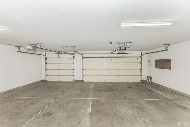 1847 W Heather Lane, Hanford, CA 93230