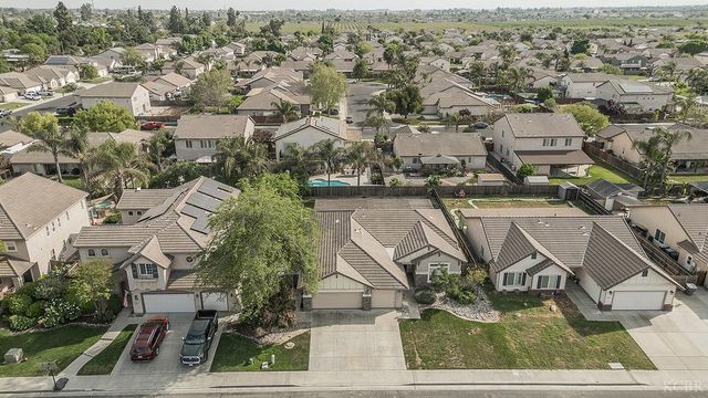 1847 W Heather Lane, Hanford, CA 93230