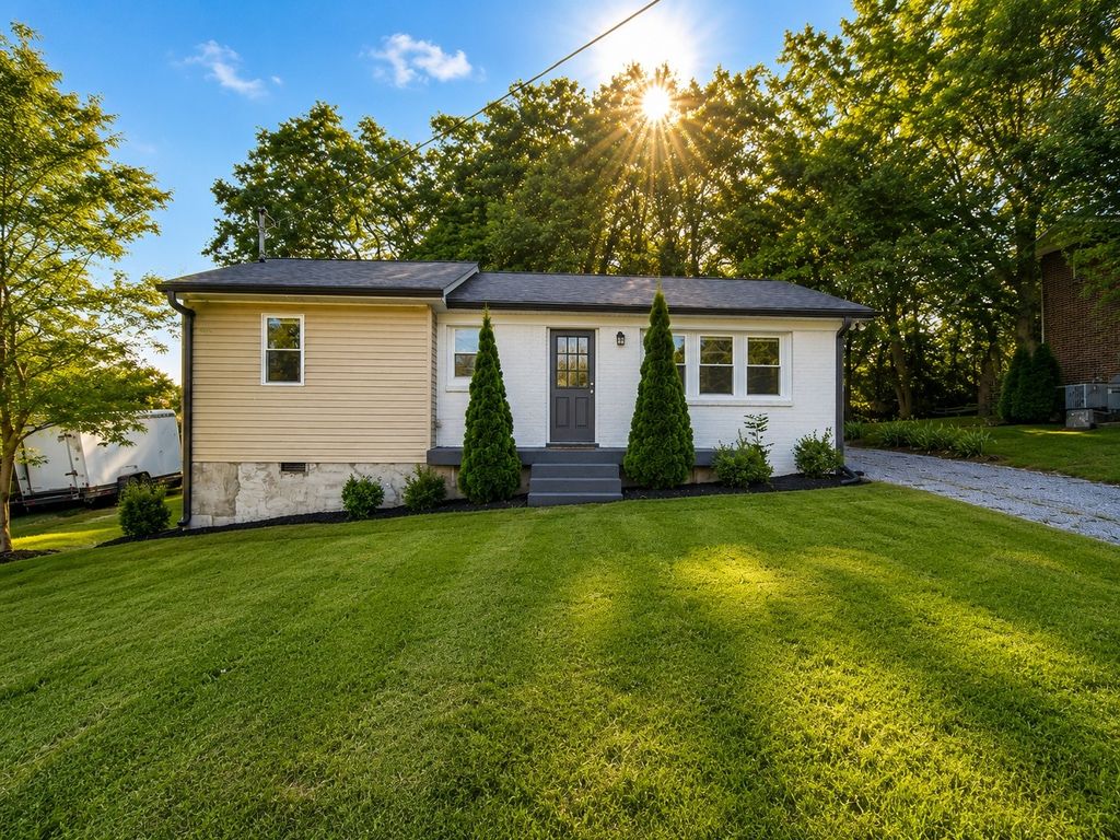 105 Williams St, Woodbury, TN 37190