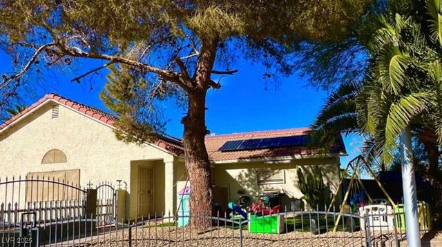 1747 Angel Falls Street, Las Vegas, NV 89142