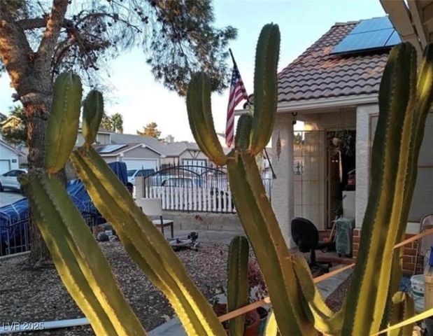 1747 Angel Falls Street, Las Vegas, NV 89142