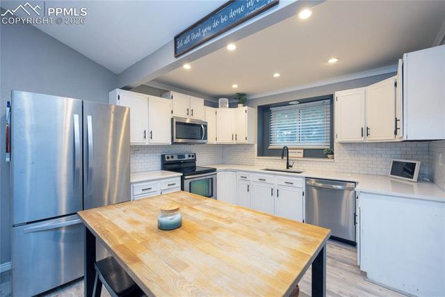975 Tari Drive, Colorado Springs, CO 80921
