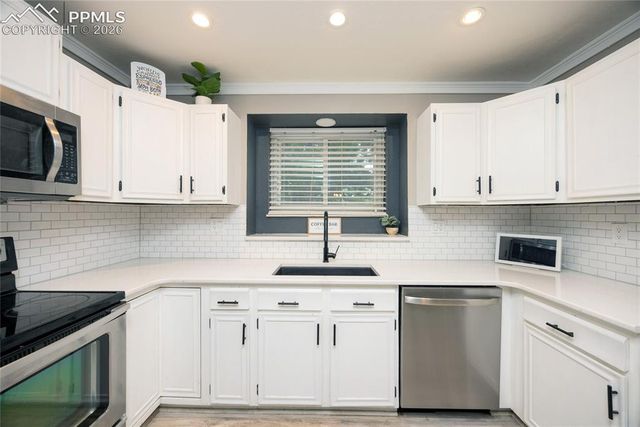 975 Tari Drive, Colorado Springs, CO 80921