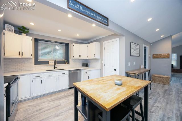 975 Tari Drive, Colorado Springs, CO 80921