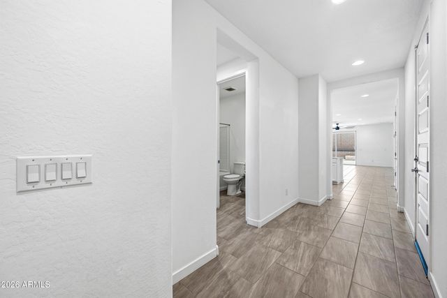 1627 W Estes, Phoenix, AZ 85041