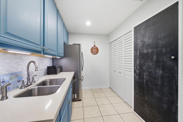 4702 Holly Lake Drive, Greenacres, FL 33463