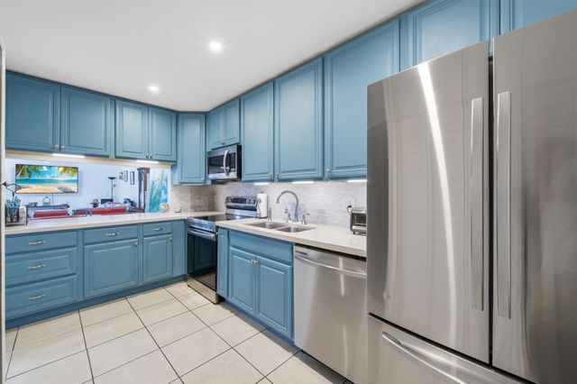 4702 Holly Lake Drive, Greenacres, FL 33463