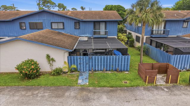 4702 Holly Lake Drive, Greenacres, FL 33463