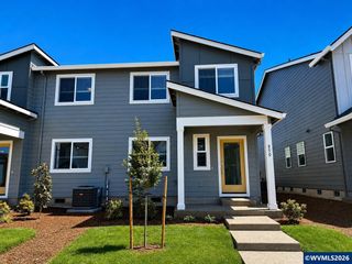 850 Sifuentez Ct, Woodburn, OR 97071