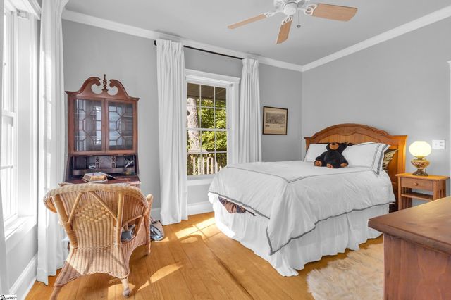 512 Cliff Ridge Drive, Cleveland, SC 29635