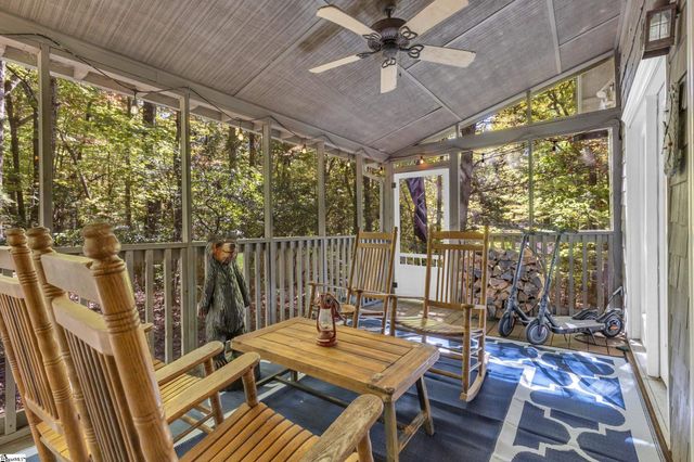 512 Cliff Ridge Drive, Cleveland, SC 29635
