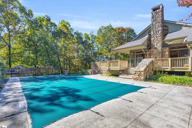 512 Cliff Ridge Drive, Cleveland, SC 29635