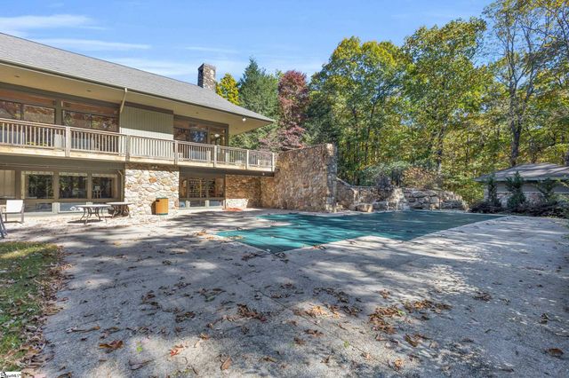 512 Cliff Ridge Drive, Cleveland, SC 29635