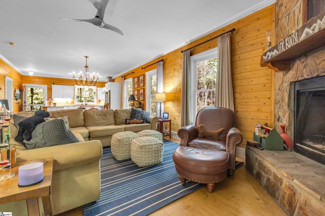 512 Cliff Ridge Drive, Cleveland, SC 29635