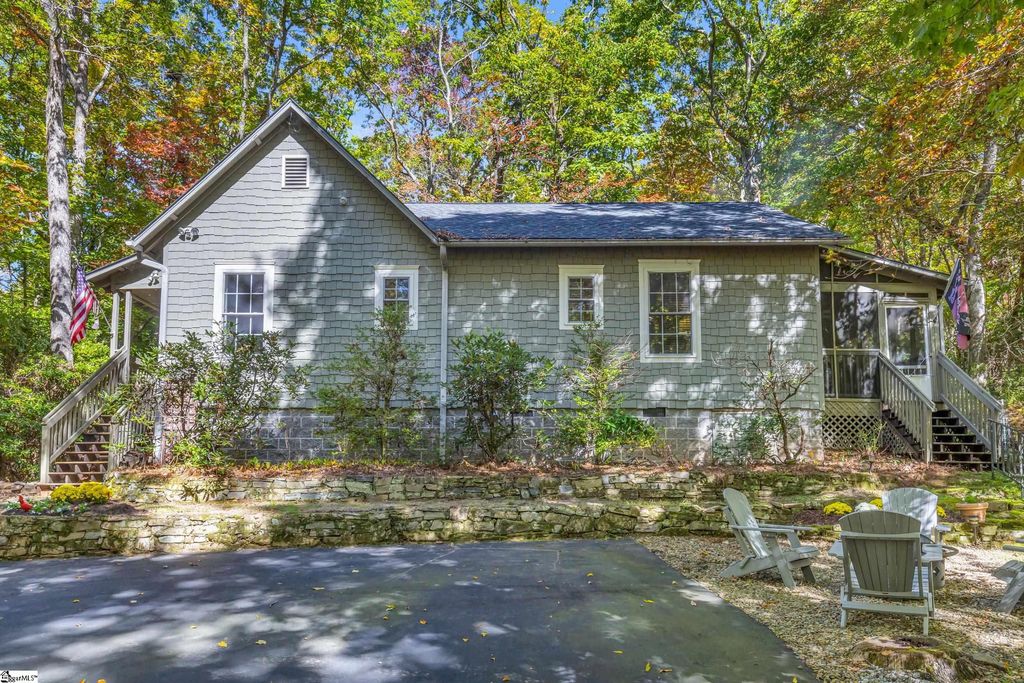 512 Cliff Ridge Drive, Cleveland, SC 29635
