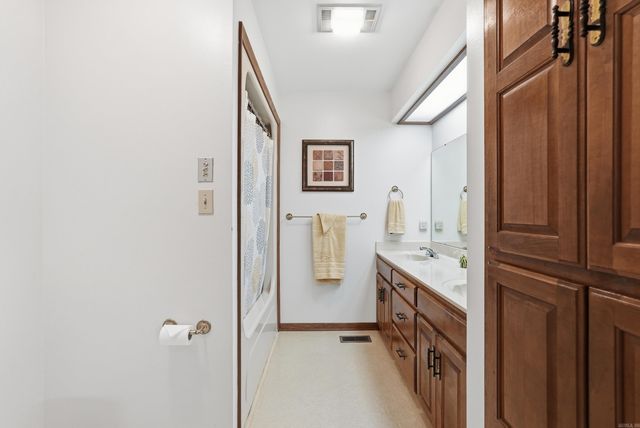 1190 Cambridge Circle, Benton, AR 72019