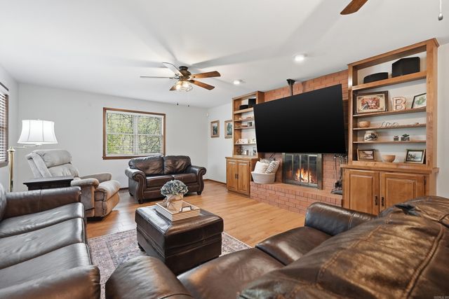 1190 Cambridge Circle, Benton, AR 72019