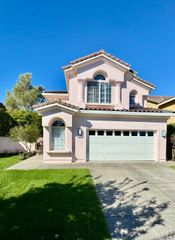 33 Cove Ct, Napa, CA 94559